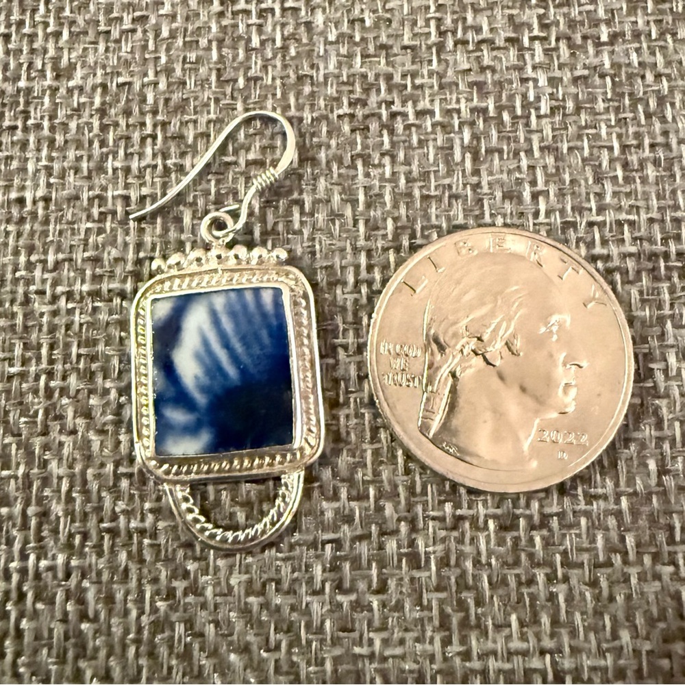 Estate Sterling Silver Blue China Flow Earrings - Picture 3 of 3